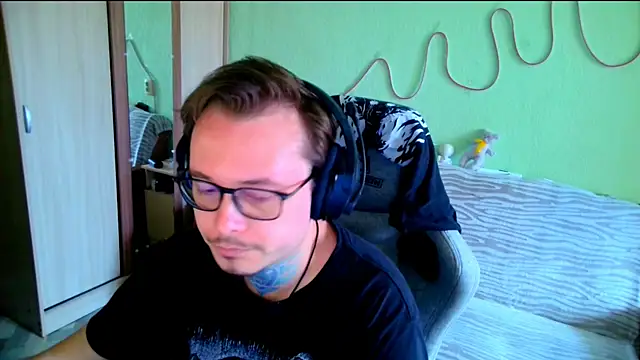 MeLanXolik online show from 05-28-26, 10:32