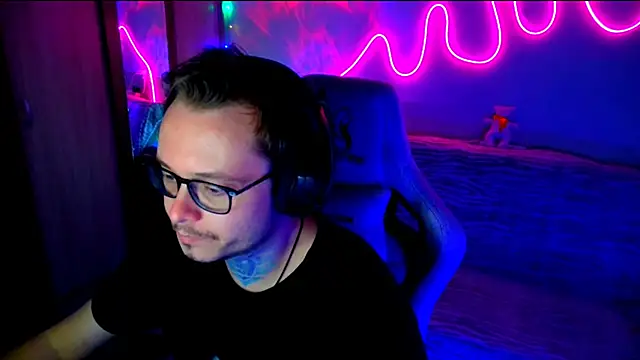 MeLanXolik online show from 05-30-26, 03:28