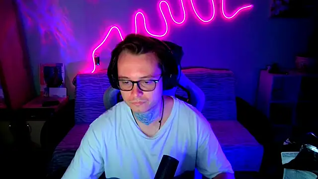 MeLanXolik online show from 06-10-26, 06:53