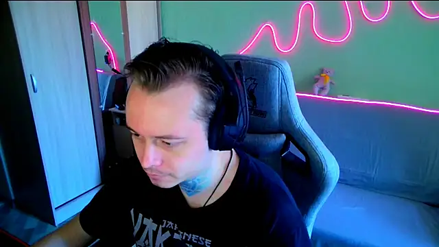 MeLanXolik online show from 05-19-26, 09:49