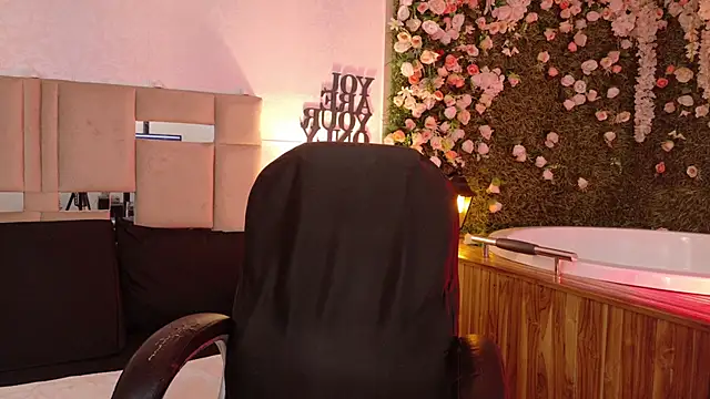 ariana foxx  online show from 06-30-26, 02:06