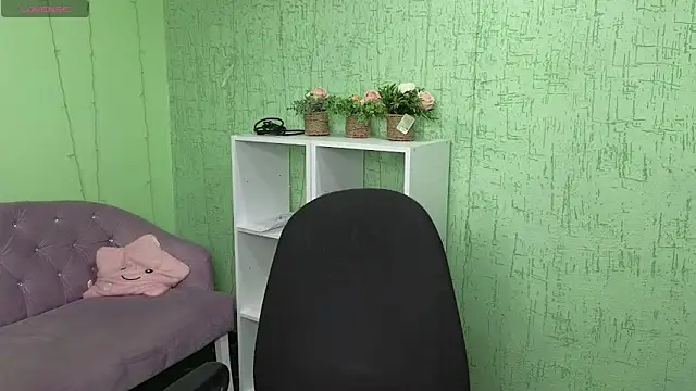 Nia Natur online show from 06-17-26, 06:02
