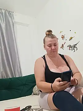 Snapshot of JuliaBestX chatting on 07-01-26, 12:22 JuliaBestX online show from 07-01-26, 12:22