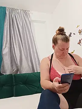 Snapshot of JuliaBestX chatting on 06-28-26, 01:12 JuliaBestX online show from 06-28-26, 01:12
