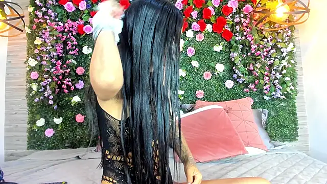 Snapshot of ViolettGracee chatting on 06-18-26, 12:43 ViolettGracee online show from 06-18-26, 12:43
