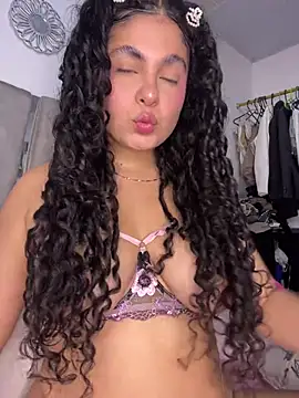 Yassy 11 online show from 06-17-26, 07:46