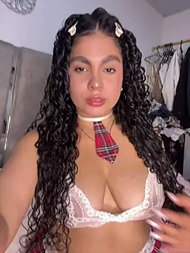 Yassy 11 online show from 05-23-26, 07:02