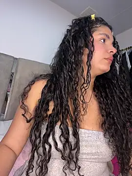 Yassy 11 online show from 05-20-26, 11:02