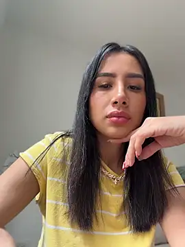 SophiaaRose18 online show from 05-24-26, 06:19