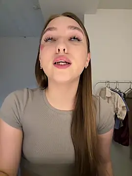 EvaVea online show from 06-15-26, 04:28