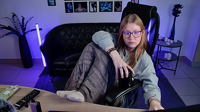 lanafitch online show from 06-27-26, 12:22