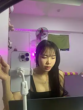 Lov3lily online show from 06-06-26, 05:23