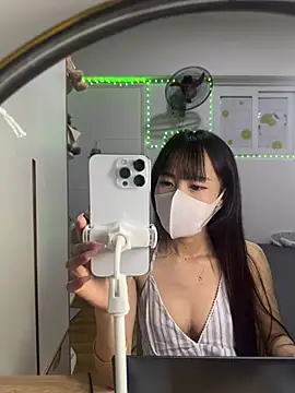 Lov3lily online show from 06-20-26, 02:00