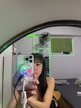 Lov3lily online show from 06-10-26, 04:41