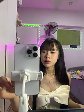 Lov3lily online show from 06-08-26, 10:16