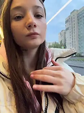 hiding-mila online show from 05-17-26, 02:11