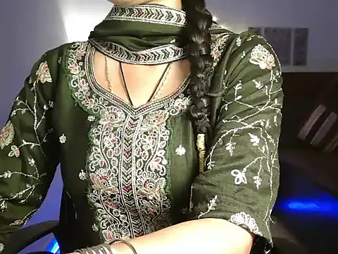 Snapshot of Moksha_ chatting on 06-21-26, 12:44 Moksha online show from 06-21-26, 12:44