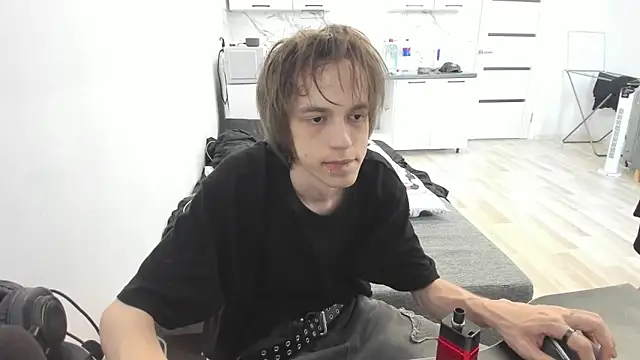Nolan Sagee online show from 06-19-26, 10:21