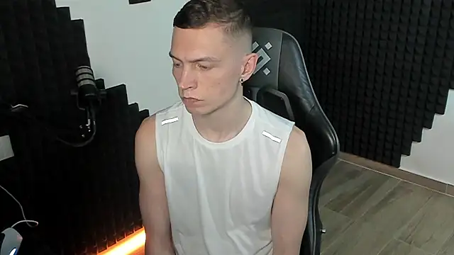 More than friend online show from 05-15-26, 07:34