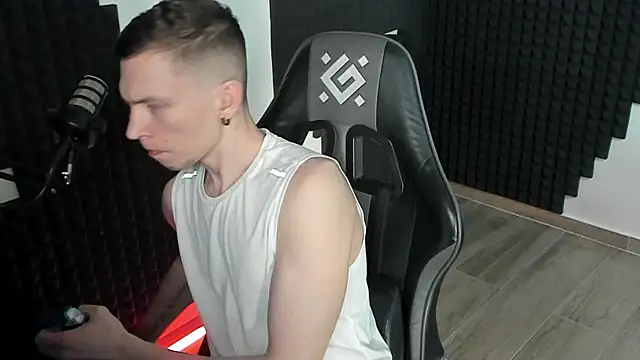 More than friend online show from 05-22-26, 02:48