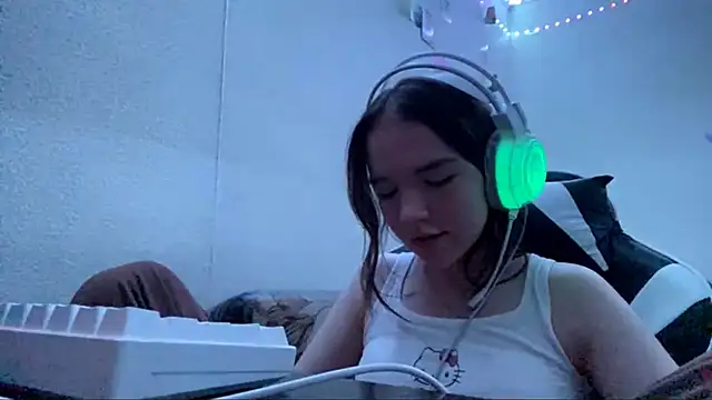 FewerCadre online show from 05-20-26, 06:05