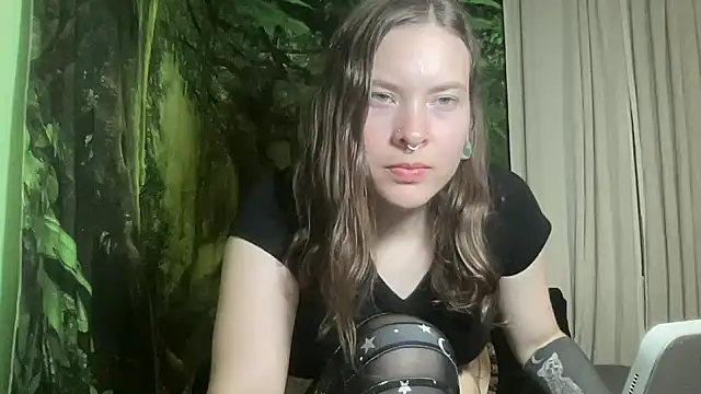 mo0ngoddess online show from 10-04-25, 02:24