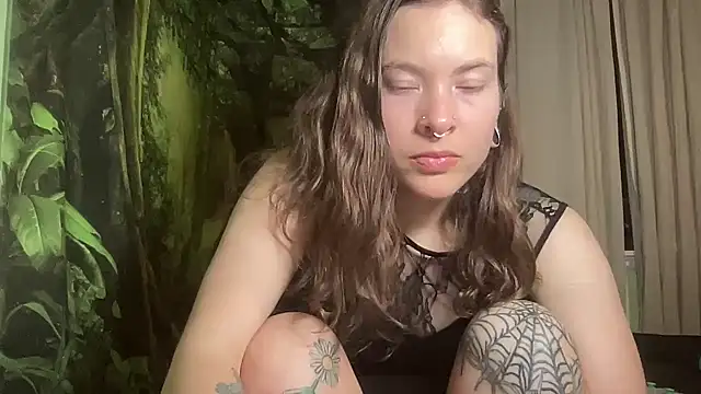 mo0ngoddess online show from 11-04-25, 04:27