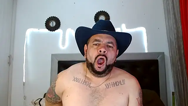 Snapshot of perverseveteranmanxxx chatting on 09-28-25, 03:08 perverseveteranmanxxx online show from 09-28-25, 03:08