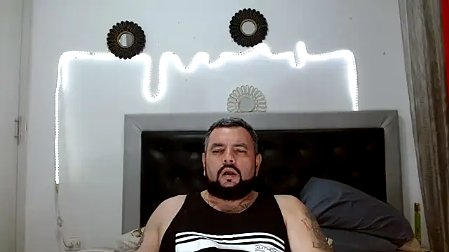 Snapshot of perverseveteranmanxxx chatting on 09-26-25, 04:19 perverseveteranmanxxx online show from 09-26-25, 04:19