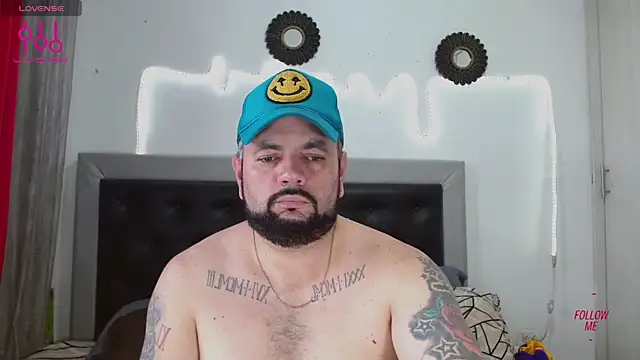 Snapshot of perverseveteranmanxxx chatting on 10-07-25, 09:49 perverseveteranmanxxx online show from 10-07-25, 09:49