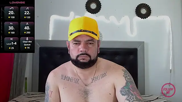 Snapshot of perverseveteranmanxxx chatting on 10-05-25, 09:27 perverseveteranmanxxx online show from 10-05-25, 09:27