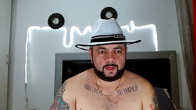 Snapshot of perverseveteranmanxxx chatting on 10-18-25, 04:03 perverseveteranmanxxx online show from 10-18-25, 04:03