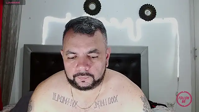 Snapshot of perverseveteranmanxxx chatting on 10-28-25, 04:57 perverseveteranmanxxx online show from 10-28-25, 04:57