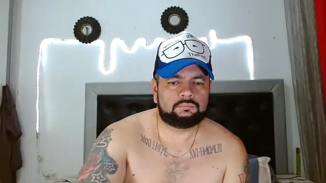 Snapshot of perverseveteranmanxxx chatting on 10-02-25, 05:22 perverseveteranmanxxx online show from 10-02-25, 05:22