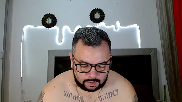 Snapshot of perverseveteranmanxxx chatting on 09-19-25, 04:55 perverseveteranmanxxx online show from 09-19-25, 04:55