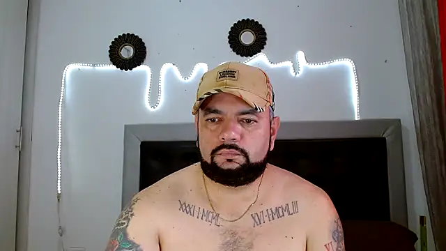 Snapshot of perverseveteranmanxxx chatting on 09-25-25, 04:13 perverseveteranmanxxx online show from 09-25-25, 04:13