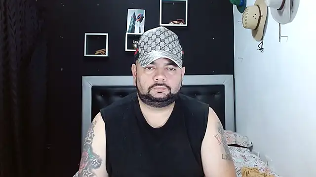 Snapshot of perverseveteranmanxxx chatting on 02-18-25, 03:21 perverseveteranmanxxx online show from 02-18-25, 03:21