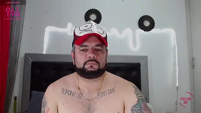 Snapshot of perverseveteranmanxxx chatting on 10-15-25, 09:12 perverseveteranmanxxx online show from 10-15-25, 09:12