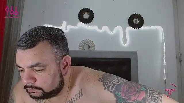 Snapshot of perverseveteranmanxxx chatting on 09-15-25, 07:03 perverseveteranmanxxx online show from 09-15-25, 07:03