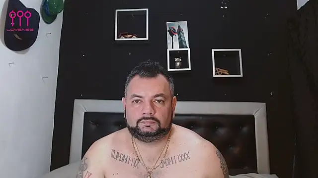 Snapshot of perverseveteranmanxxx chatting on 02-26-25, 05:21 perverseveteranmanxxx online show from 02-26-25, 05:21