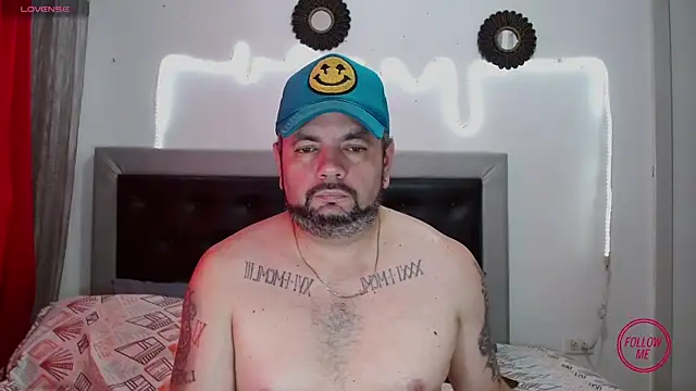 Snapshot of perverseveteranmanxxx chatting on 10-22-25, 02:38 perverseveteranmanxxx online show from 10-22-25, 02:38