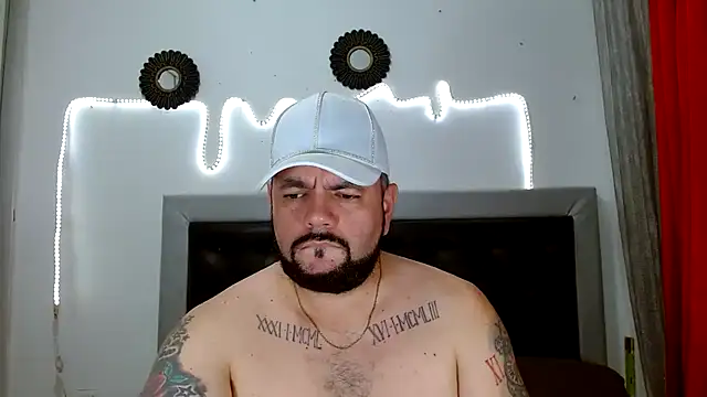 Snapshot of perverseveteranmanxxx chatting on 09-23-25, 02:29 perverseveteranmanxxx online show from 09-23-25, 02:29