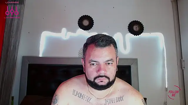 Snapshot of perverseveteranmanxxx chatting on 10-06-25, 01:12 perverseveteranmanxxx online show from 10-06-25, 01:12