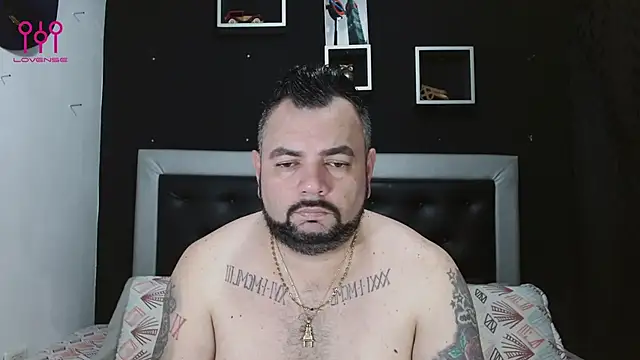 Snapshot of perverseveteranmanxxx chatting on 02-25-25, 10:31 perverseveteranmanxxx online show from 02-25-25, 10:31