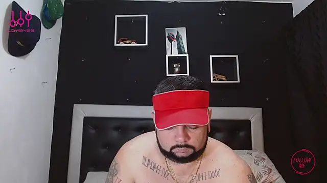 Snapshot of perverseveteranmanxxx chatting on 03-05-25, 10:21 perverseveteranmanxxx online show from 03-05-25, 10:21