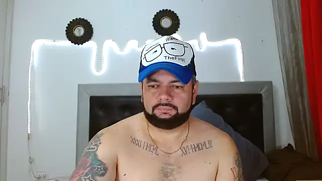 Snapshot of perverseveteranmanxxx chatting on 10-10-25, 05:08 perverseveteranmanxxx online show from 10-10-25, 05:08