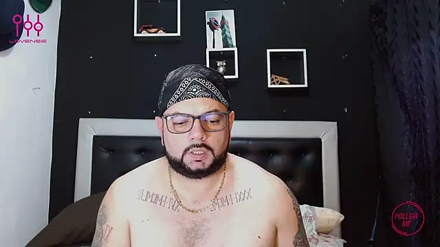 Snapshot of perverseveteranmanxxx chatting on 03-19-25, 09:27 perverseveteranmanxxx online show from 03-19-25, 09:27