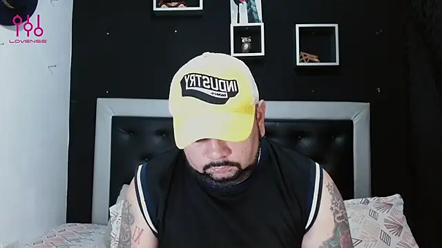 Snapshot of perverseveteranmanxxx chatting on 02-22-25, 01:44 perverseveteranmanxxx online show from 02-22-25, 01:44