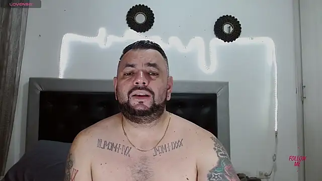 Snapshot of perverseveteranmanxxx chatting on 10-25-25, 05:28 perverseveteranmanxxx online show from 10-25-25, 05:28