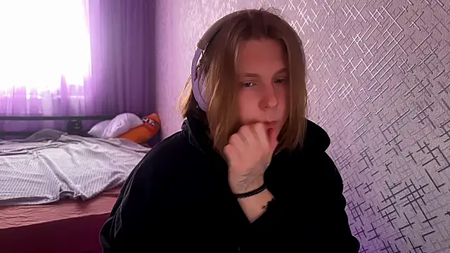 Snapshot of Hirtay chatting on 06-03-26, 04:12 Hirtay online show from 06-03-26, 04:12